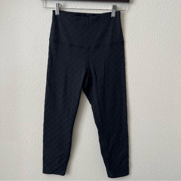 Nike Yoga Luxe High-Waisted Jacquard Capri Leggings Quilted Charcoal Gray - Picture 5 of 10